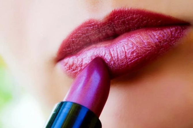 5 shades of lipstick that visually age 2