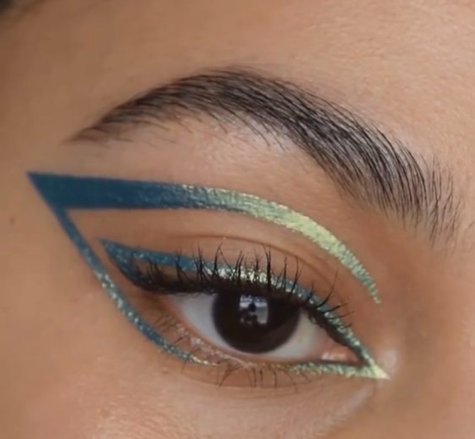 Holographic arrows are a fashionable beauty trend of the fall 5