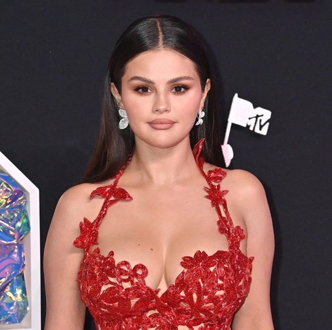 Selena Gomez nannte eine neue Diagnose, die sie daran hindert, Gewicht zu verlieren 2