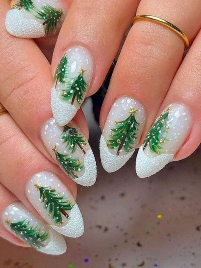 Green New Year’s manicure 2025 for nails of different shapes and lengths 3