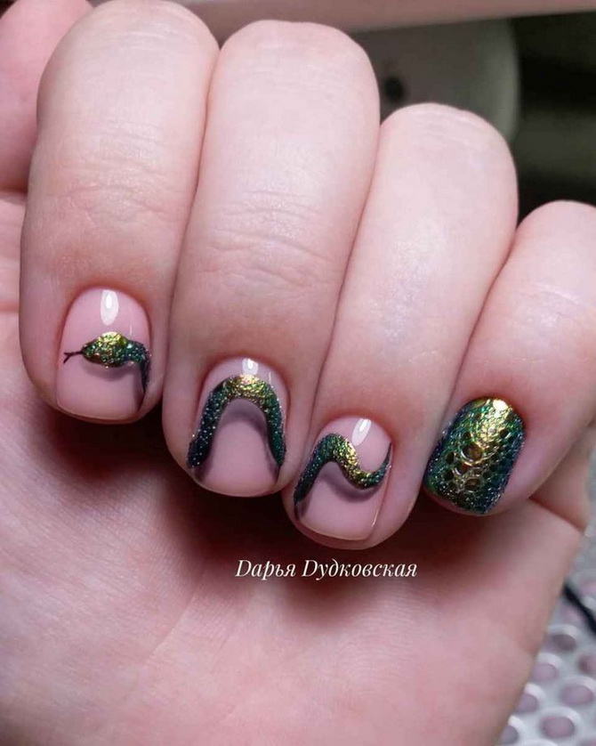 Green New Year’s manicure 2025 for nails of different shapes and lengths 37