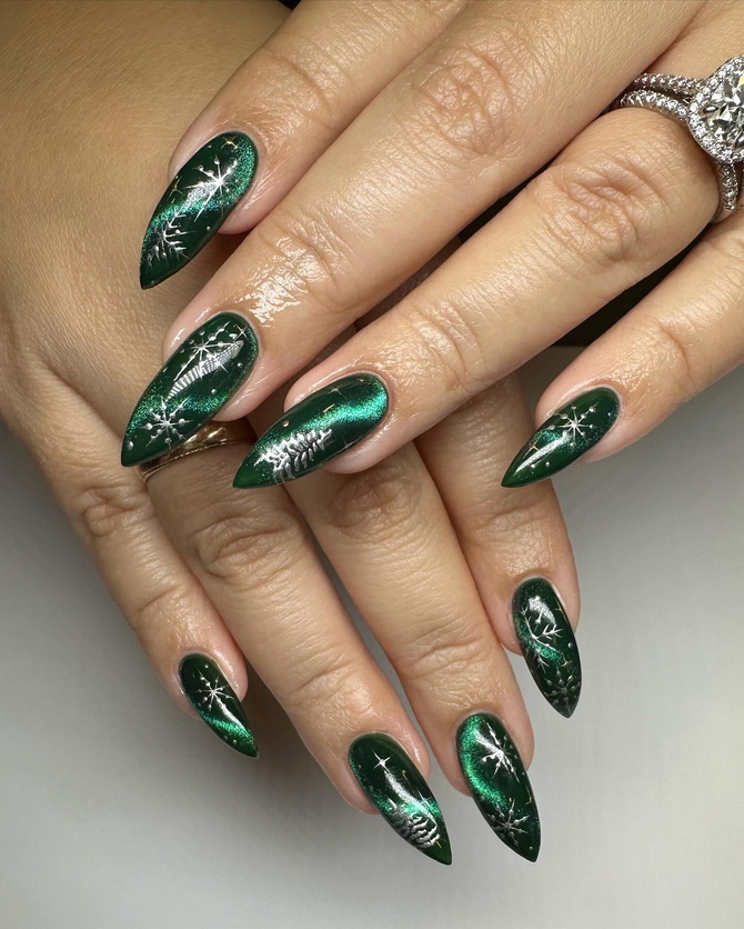 Green New Year’s manicure 2025 for nails of different shapes and lengths 8