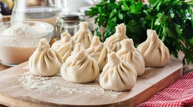 Wie man zu Hause köstliches Khinkali kocht: Schritt-für-Schritt-Rezept 1