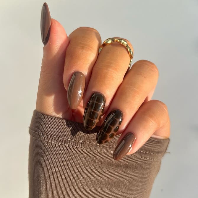 Manicure in the trendy shade Mocha Mousse: the main color of 2025 30