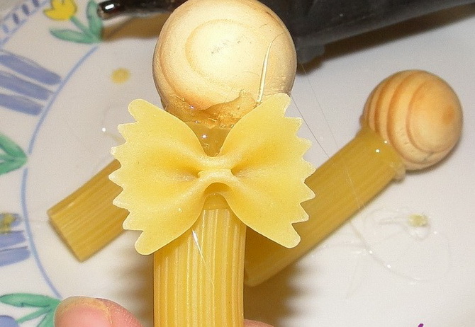 New Year’s angel made of pasta: step-by-step master class 4