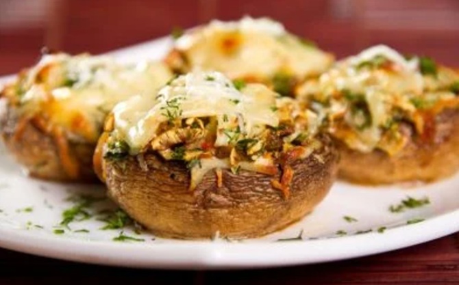 Stuffed champignons for the New Year 2025 – 5 delicious recipes 1