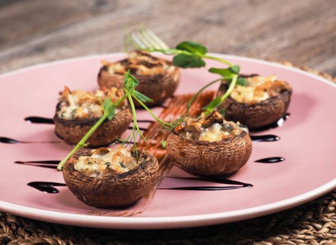 Stuffed champignons for the New Year 2025 – 5 delicious recipes 3