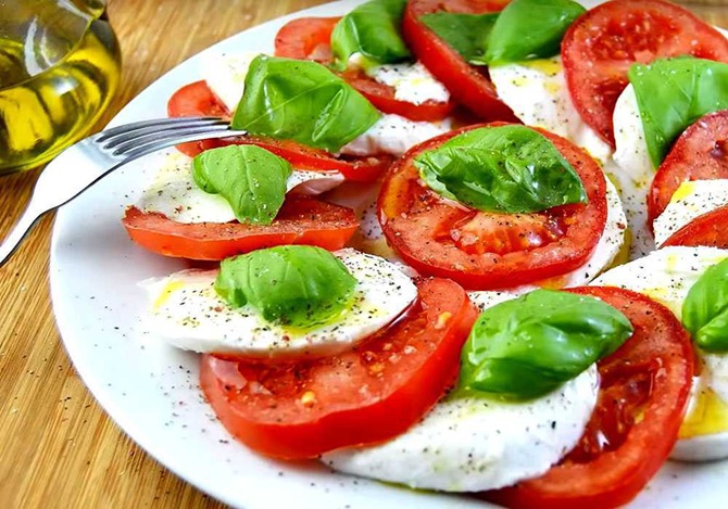 5 tomato appetizers that are perfect for a festive table 3