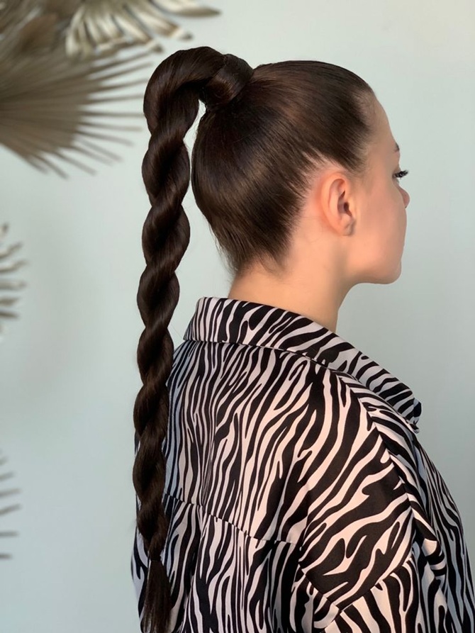 Fashionable hairstyles for the New Year 2025: ideas with photos 16