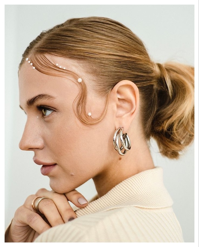 Fashionable hairstyles for the New Year 2025: ideas with photos 24