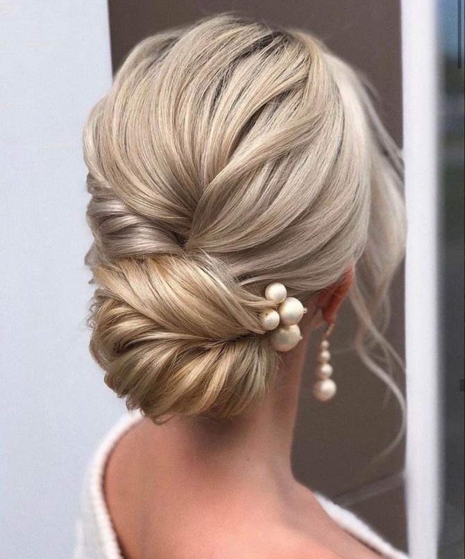 Fashionable hairstyles for the New Year 2025: ideas with photos 8