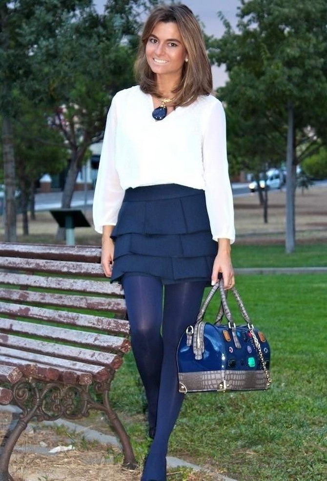 How to wear blue tights and look stylish 16