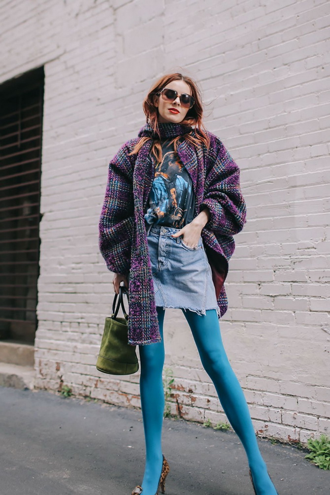 How to wear blue tights and look stylish 4