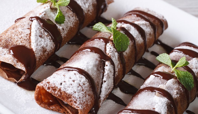 Chocolate pancakes: a recipe for a simple but delicious dessert 1