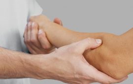 Коли потрібно звертатись до ортопеда та що він лікує