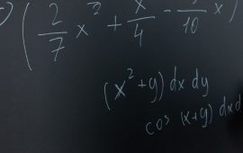Чи можна вивчити алгебру за допомогою шкільного посібника?