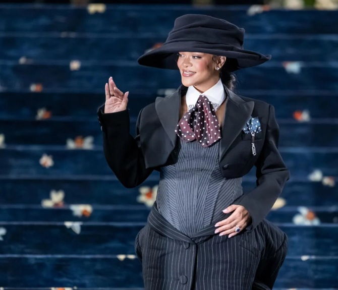 Rihanna gibt bei der Met Gala 2025 ihre dritte Schwangerschaft bekannt 1