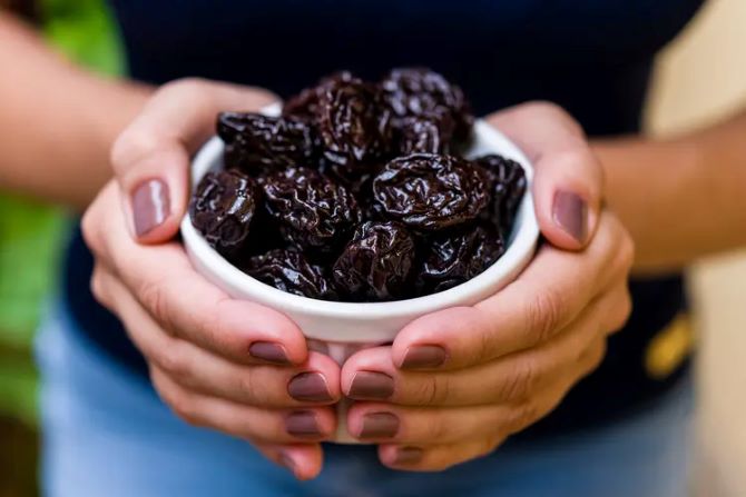 7 unexpected health benefits of prunes 1
