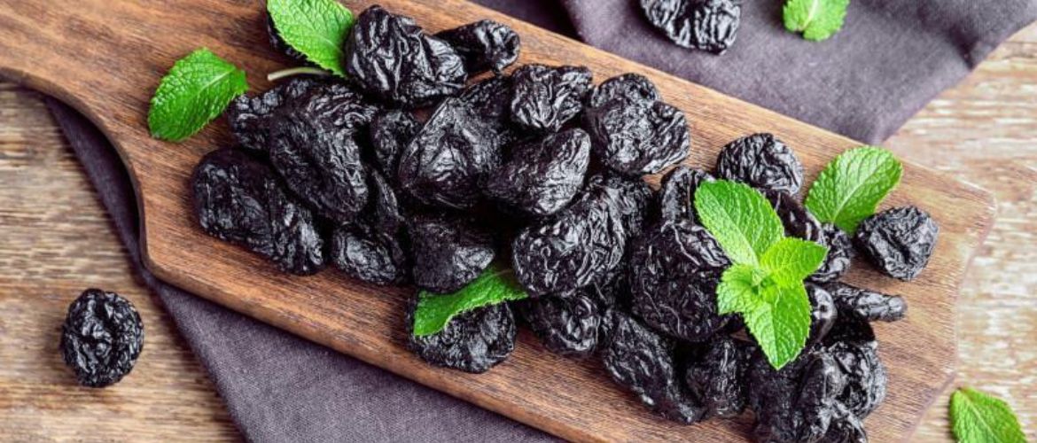 7 unexpected health benefits of prunes