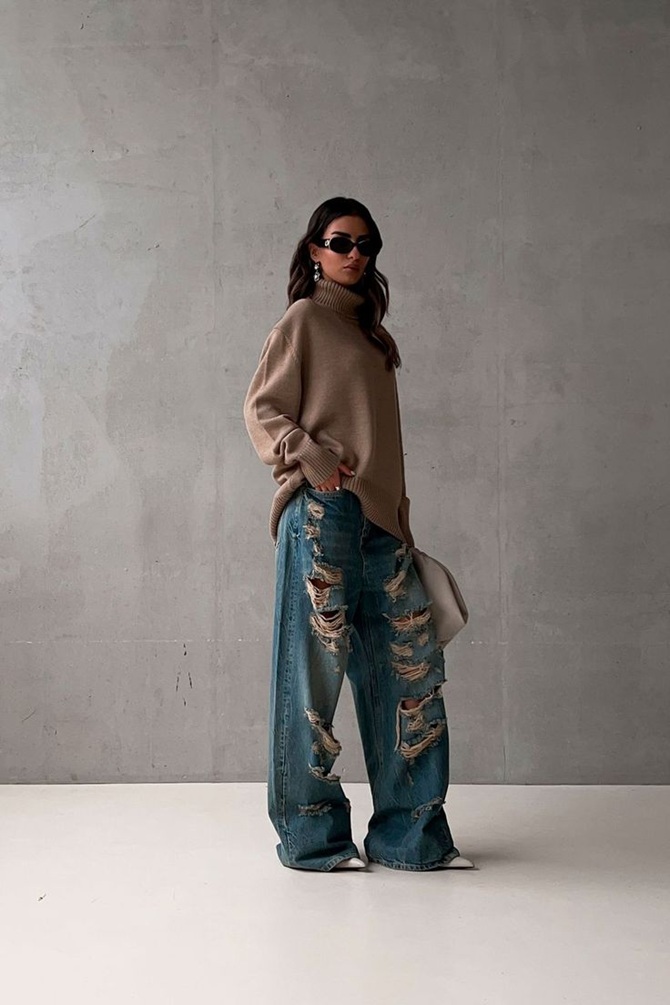 Ripped jeans: a fashionable hit of the season for summer 2025 5