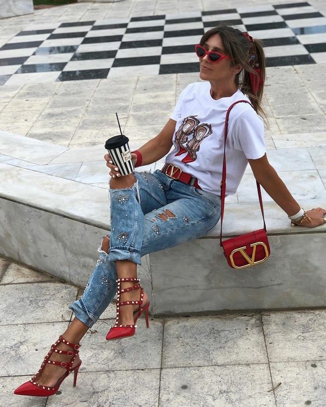 Ripped jeans: a fashionable hit of the season for summer 2025 8