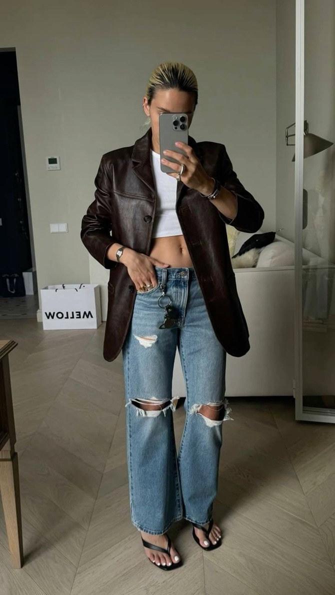 Ripped jeans: a fashionable hit of the season for summer 2025 10
