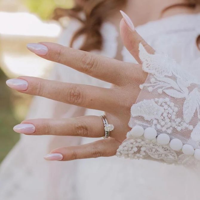Manicure for prom 2025: fashionable ideas for an important evening 15