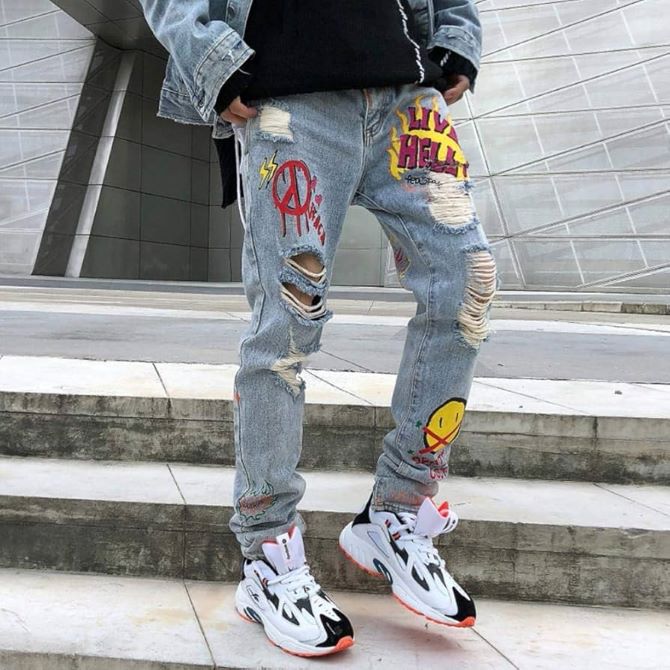 What jeans will be in fashion for men in 2025: stylish accents 7