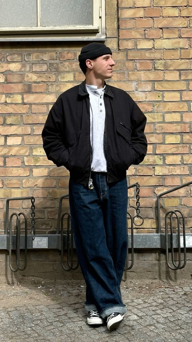 What jeans will be in fashion for men in 2025: stylish accents 3