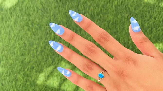Cloud manicure: the magic of the sky on your nails 2