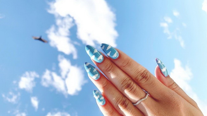 Cloud manicure: the magic of the sky on your nails 3