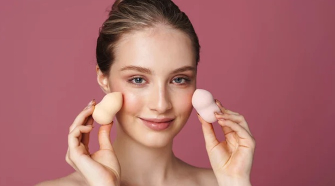 5 life hacks for applying foundation for beautiful and natural makeup 1