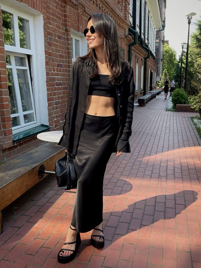 What tops will be in fashion in the summer of 2025: current models 14