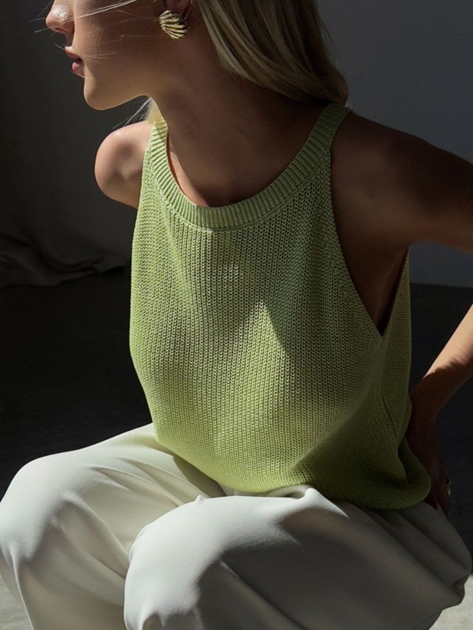 What tops will be in fashion in the summer of 2025: current models 4