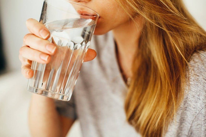 5 Anzeichen, die auf einen Wassermangel im Körper hinweisen 1