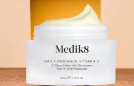 Щоденне сяйво шкіри: як працює medik8 daily radiance vitamin C