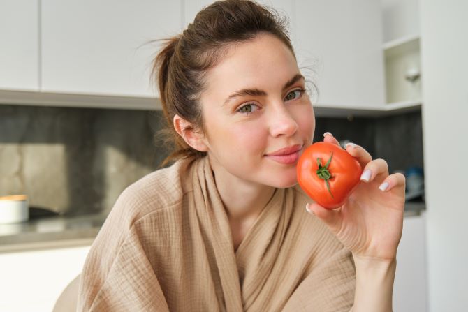 Как защитить кожу от летнего солнца изнутри: 5 полезных продуктов 2