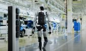 Первый китайский робот способен работать без отдыха и самостоятельно менять аккумулятор