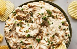 French Onion Dip: How to Make an Original Sauce