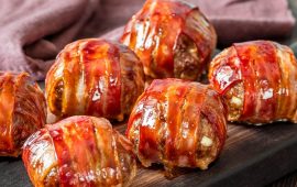 Цибулеві кульки з сиром та беконом – як приготувати смачну закуску