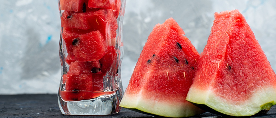 5 beste Sommerfrüchte für einen flachen Bauch
