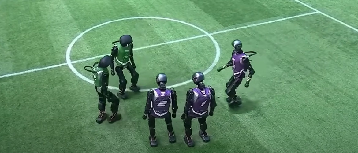 China veranstaltet erstes Fußballturnier mit Robotern