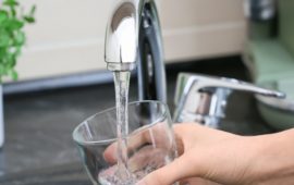 Очистка питьевой воды: зачем она нужна и какой метод использовать