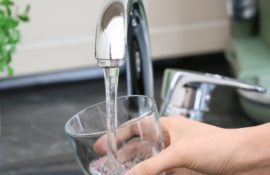 Очистка питьевой воды: зачем она нужна и какой метод использовать