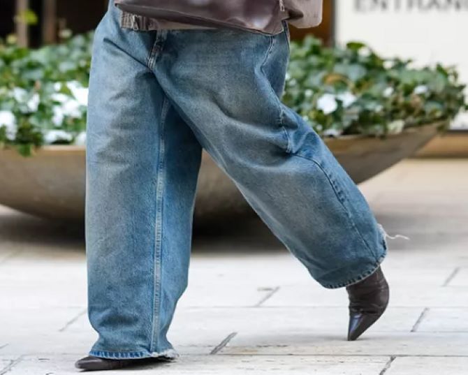 Baggy jeans: what shoes to wear with them in the fall to look stylish 6