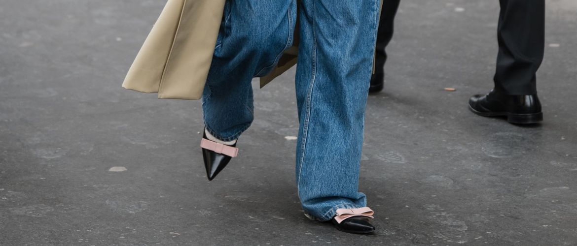 Baggy jeans: what shoes to wear with them in the fall to look stylish