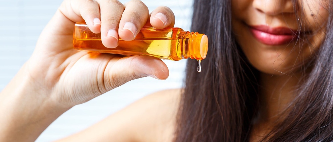 Die 3 besten natürlichen Öle für feines Haar für mehr Fülle