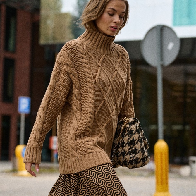 5 Stylish Sweater Models for Fall 2025 12