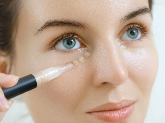 How to apply concealer correctly to achieve a facelift effect 1