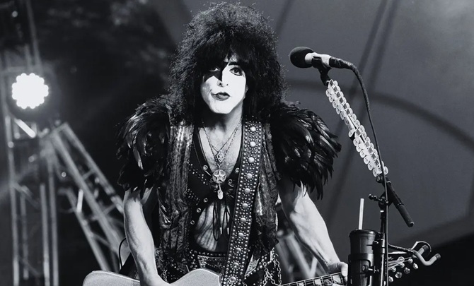 Daniel “Ace” Frehley, guitarist for Kiss, has died 2